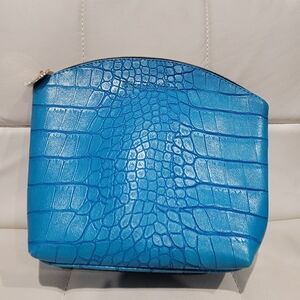 *New* Elizabeth Arden Blue Alligator Inspired Cosmetic Bag New Without Tags